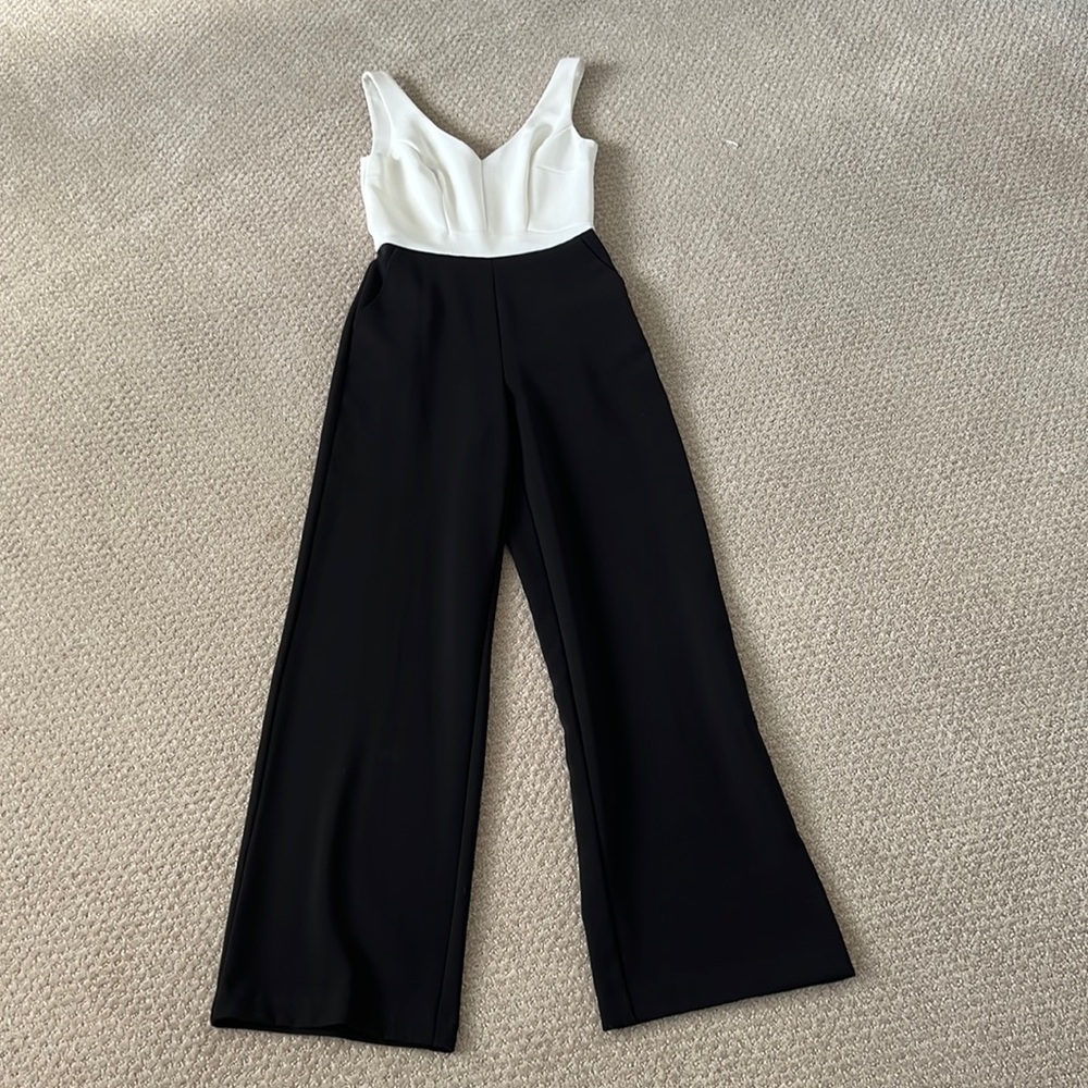 Spotlight by Warehouse Black and White, sleeveless jumpsuit size UK 8/ US 4